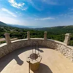 Vila Castle With Stunning Views By Aneotravel