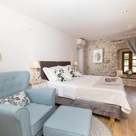 Villa Castle With Stunning Views By Aneotravel *